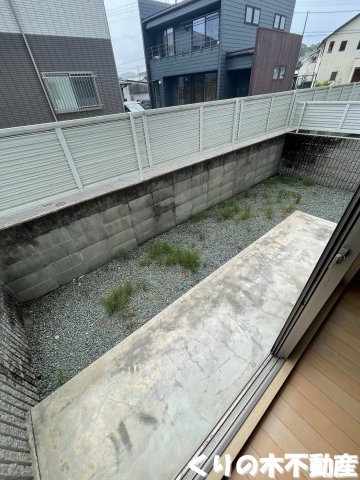 バルコニー　テラス
