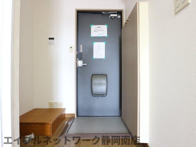 玄関　シンプルで使いやすい玄関です