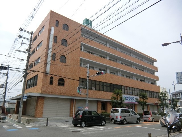 茨木市双葉町のマンションの建物外観