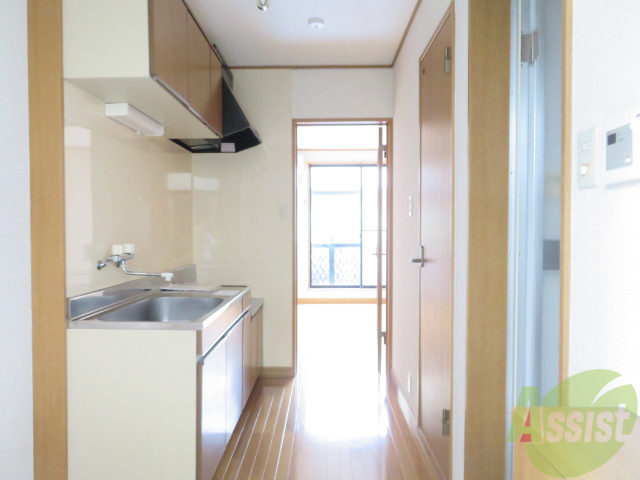 玄関　玄関の外から部屋の中を撮影してみましたー。