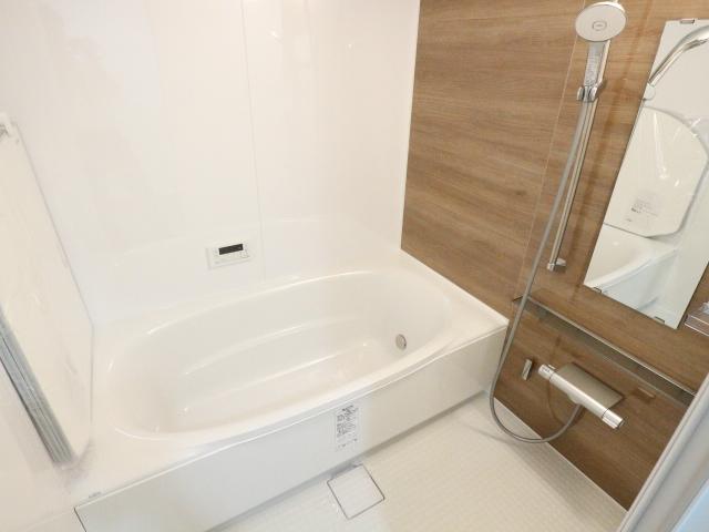 バス・シャワールーム　一坪サイズの大きなお風呂も素敵♪