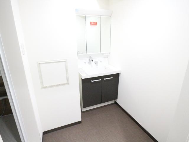 洗面設備　☆彡独立洗面化粧台も完備☆彡