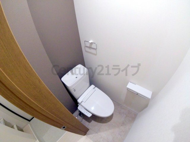 【川西市南花屋敷のアパートのトイレ】