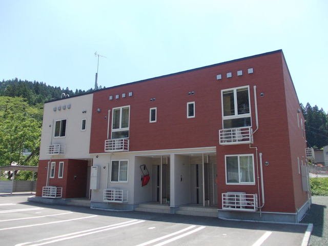 秋田県湯沢市愛宕町１（アパート）の賃貸物件の外観