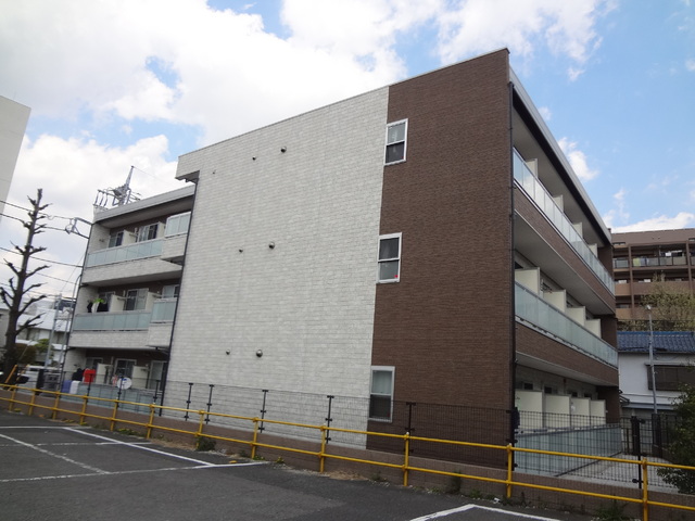 八王子市大和田町のマンションの建物外観