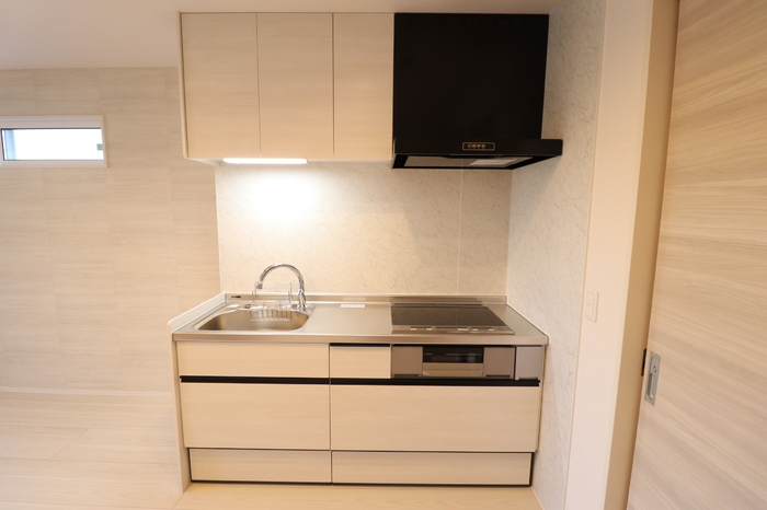 キッチン　IHクッキングヒーター付のシステムキッチン