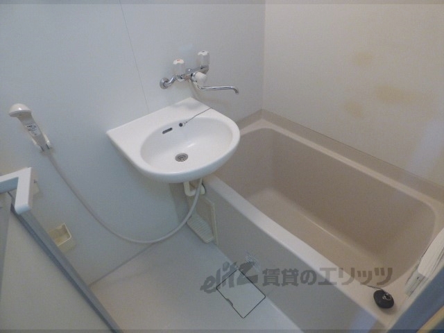 バス・シャワールーム　バス