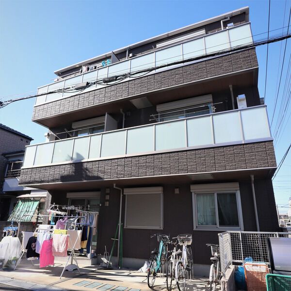 【志木市本町のマンションの建物外観】