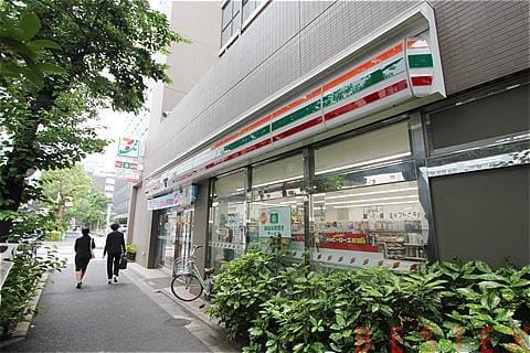 コンビニ　セブンイレブン江戸川橋店（コンビニ）まで68m