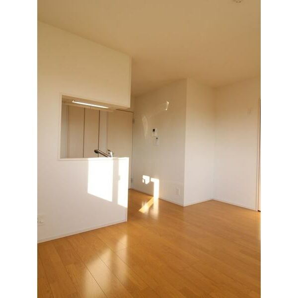 居室・リビング　こちらのリビングで趣味の時間をお楽しみください