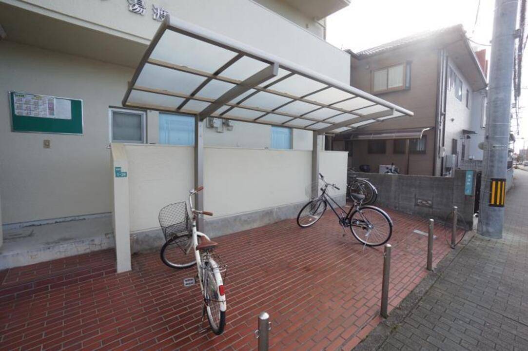 駐車場　駐輪場