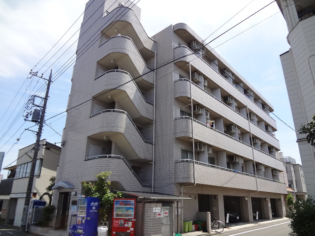 【八王子市上野町のマンションの建物外観】