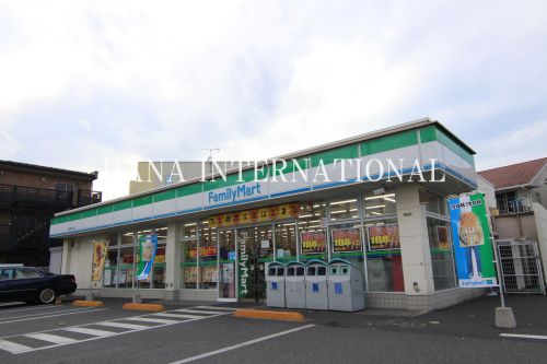 コンビニ　ファミリーマート島根四丁目店（コンビニ）まで141m
