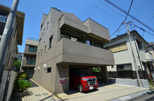 さいたま市中央区下落合のマンションの建物外観