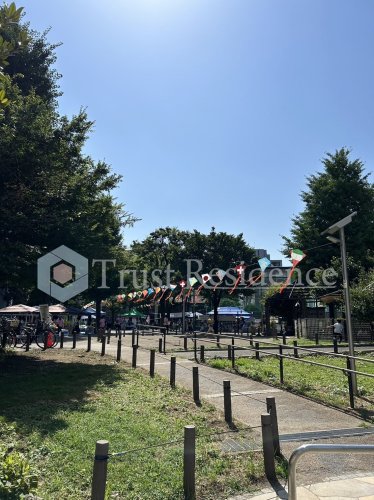 【台東区東上野のマンションの公園】