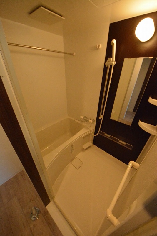 バス・シャワールーム　お風呂も広いです！