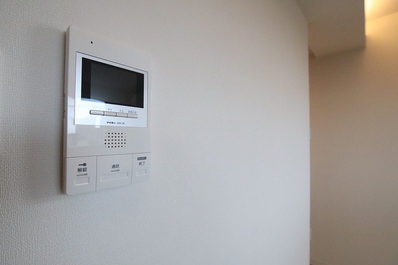 セキュリティ　テレビモニターホン付きなので来訪者の顔が鮮明に映ります