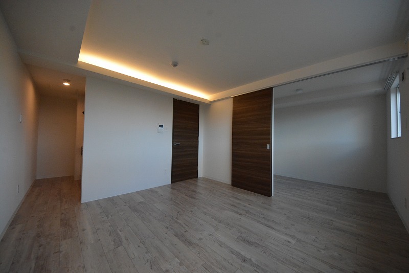 居室・リビング　間接照明がリビングをオシャレにライトアップしてくれます♪