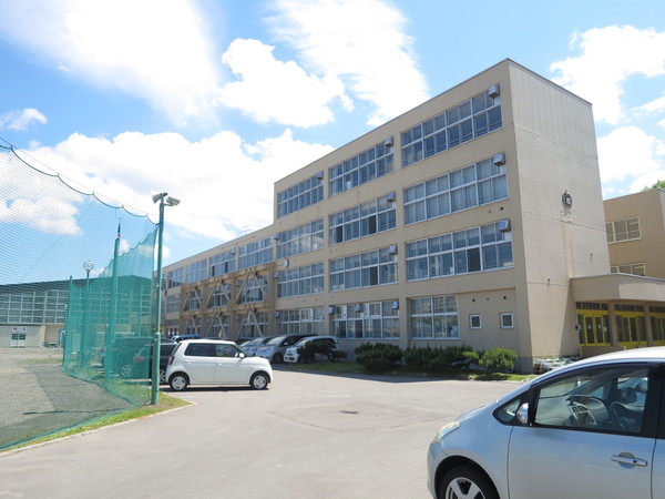 小学校　旭川市立啓明小学校（小学校）まで564m