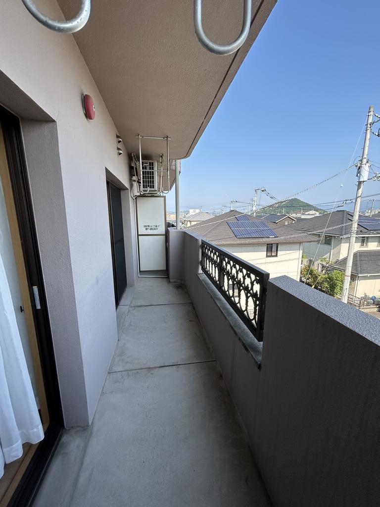 バルコニー　広々陽当たりも良いです。