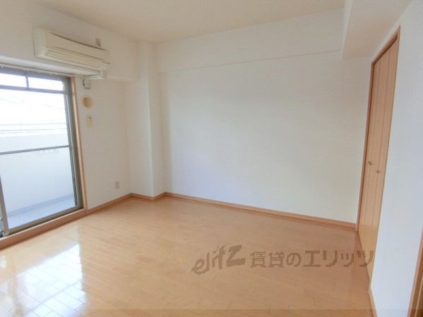 居室・リビング　洋室