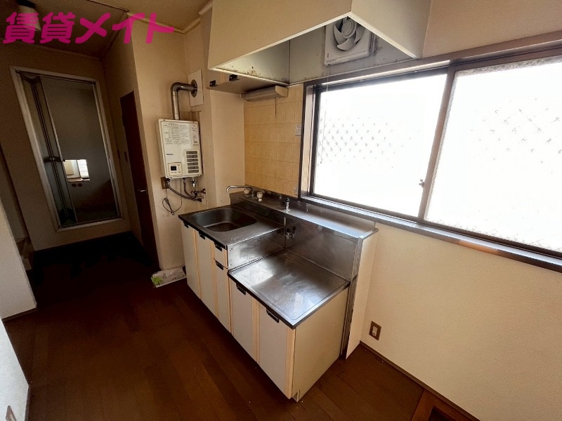 キッチン　同型反転写真