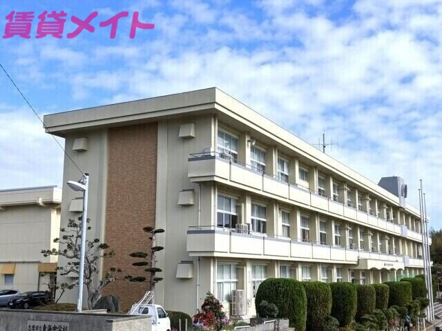 中学校　志摩市立東海中学校（中学校）まで799m