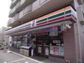 コンビニ　セブンイレブン（コンビニ）まで214m