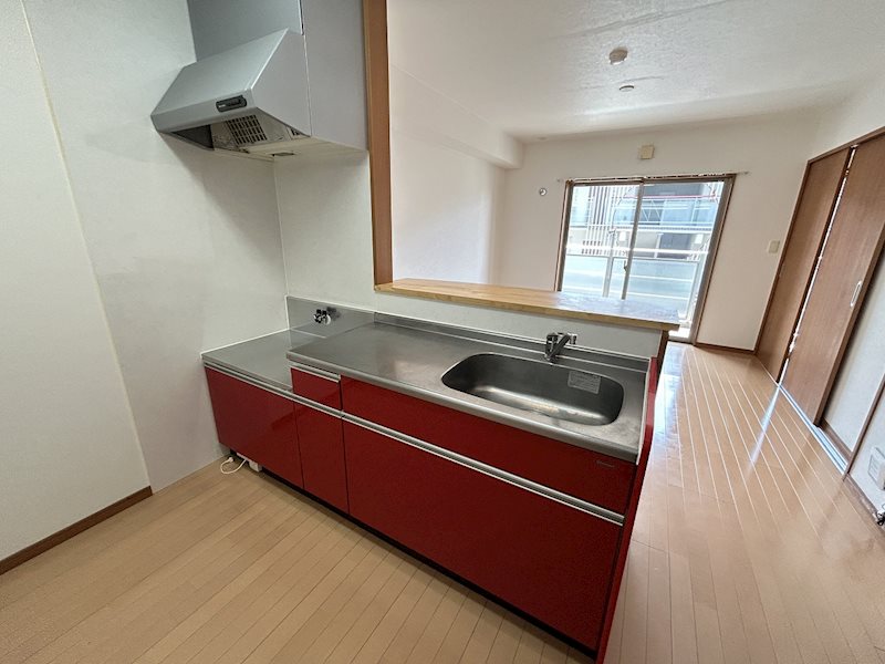 キッチン　※写真は別号室のものです。