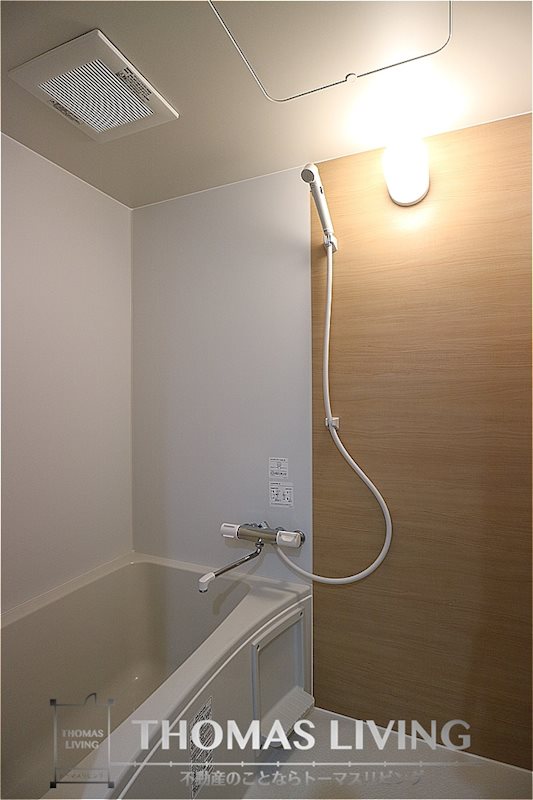 バス・シャワールーム　リフォーム済♪清潔感がありますね。