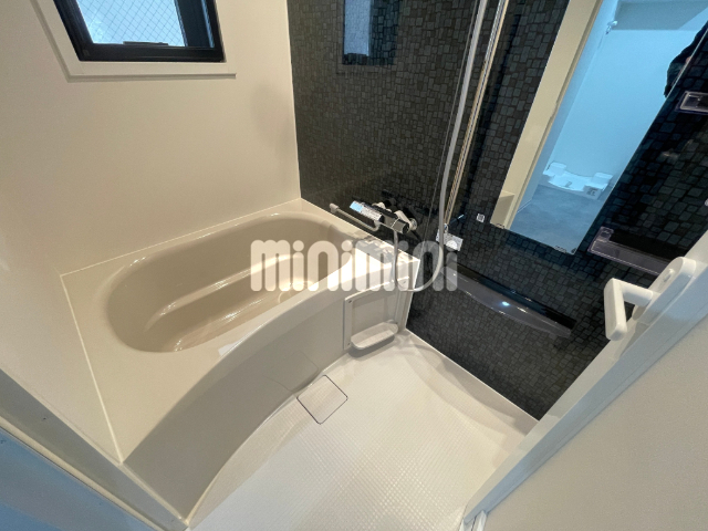 バス・シャワールーム　同間取り別部屋写真です