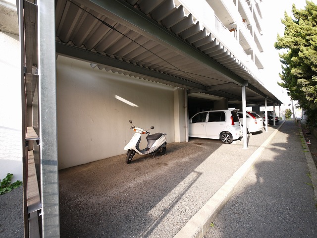 その他共有部分　屋根付きバイク置き場