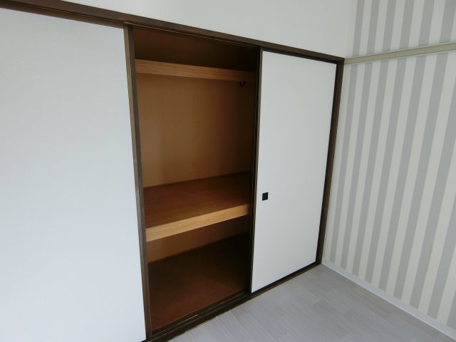 収納　写真は同建物の別部屋を参考に掲載しております。
