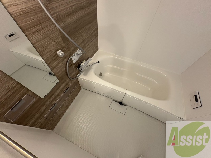 バス・シャワールーム　お風呂になります。一日の疲れを癒してくださいね。