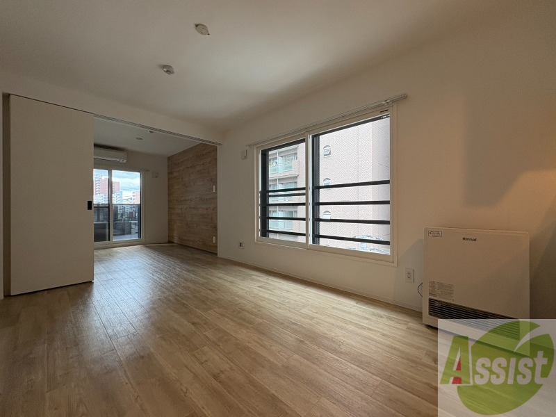 居室・リビング　広々としたリビングですね。使い勝手がよさそうですね！