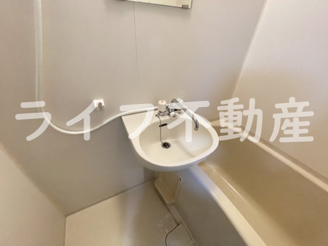 洗面設備　独立洗面化粧台付き