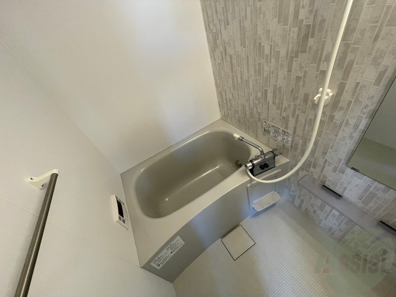 バス・シャワールーム　お風呂になります。一日の疲れを癒してくださいね。