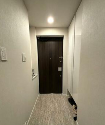 玄関　※別部屋の参考写真です。