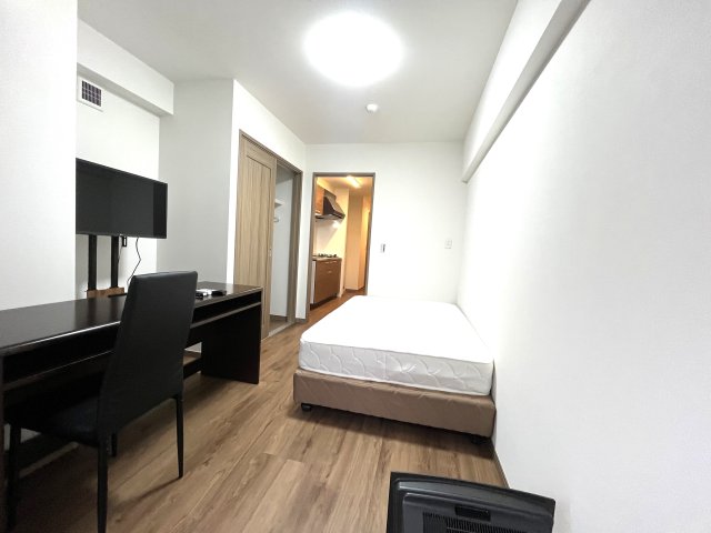 居室・リビング　現状優先します（別号室の写真です）