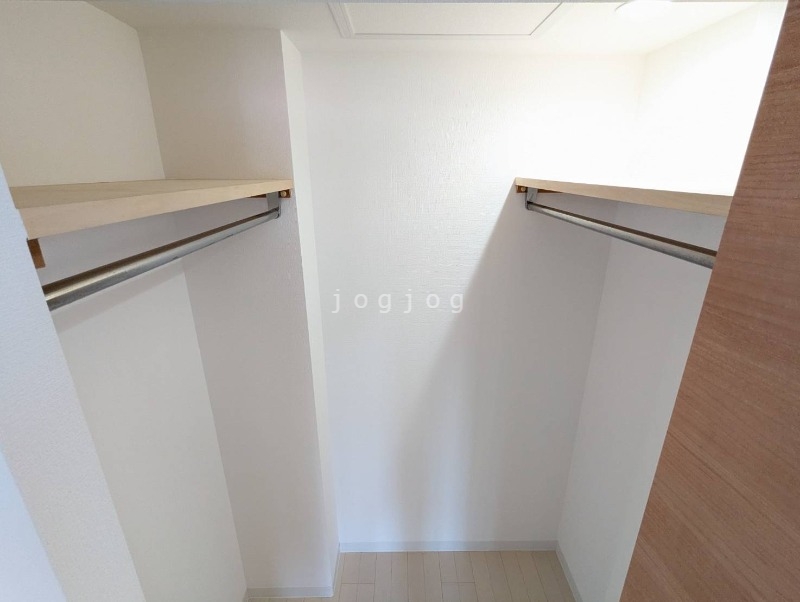 収納　洋室のウォークインクロゼット