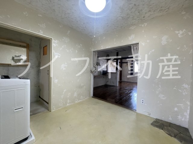 居室・リビング　こちらの居間で趣味の時間をお楽しみください