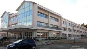 中学校　松江市立宍道中学校（中学校）まで549m