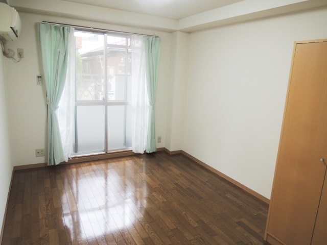 居室・リビング　別号室の参考写真です。