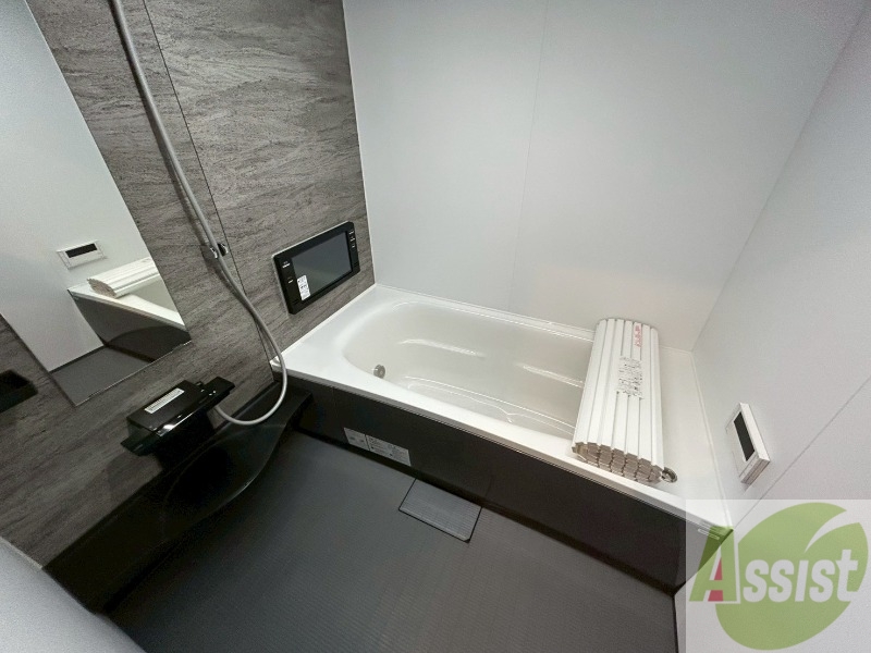 バス・シャワールーム　ユニットバスです。疲れを癒すのに欠かせませんね！