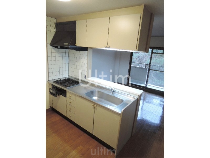 キッチン　※同タイプの他のお部屋です