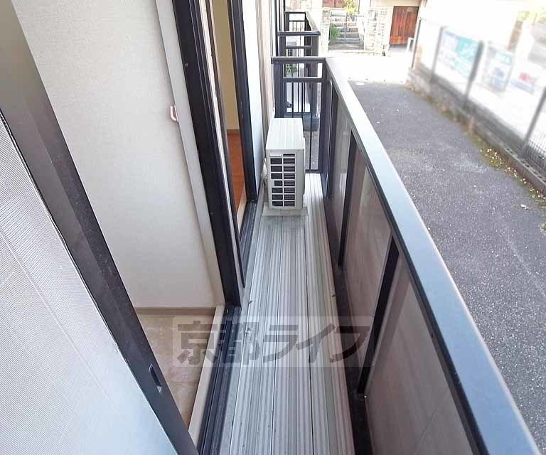 バルコニー　長いバルコニーです。