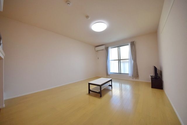 居室・リビング　広いお部屋です