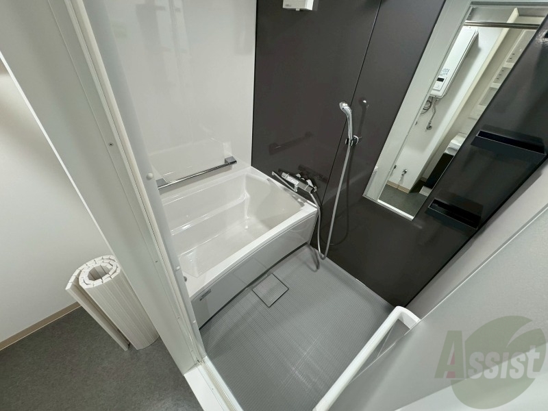 バス・シャワールーム　ユニットバスです。疲れを癒すのに欠かせませんね！