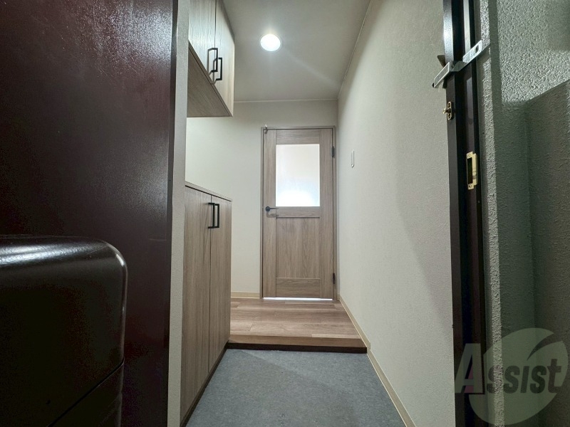 玄関　玄関の様子です。明るい印象ですね。気分もあがりそう。