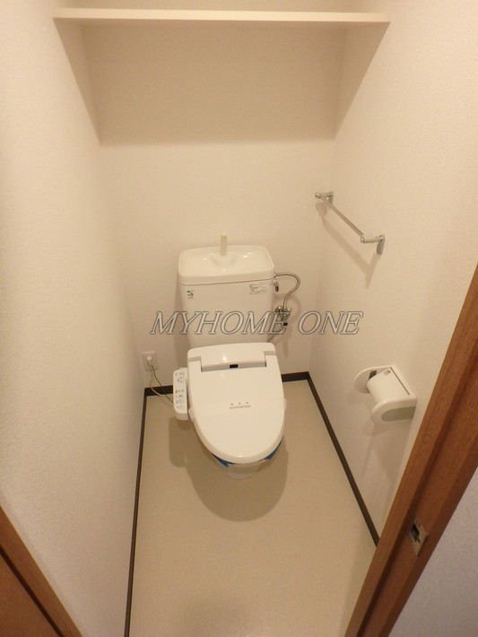 トイレ　温水洗浄便座